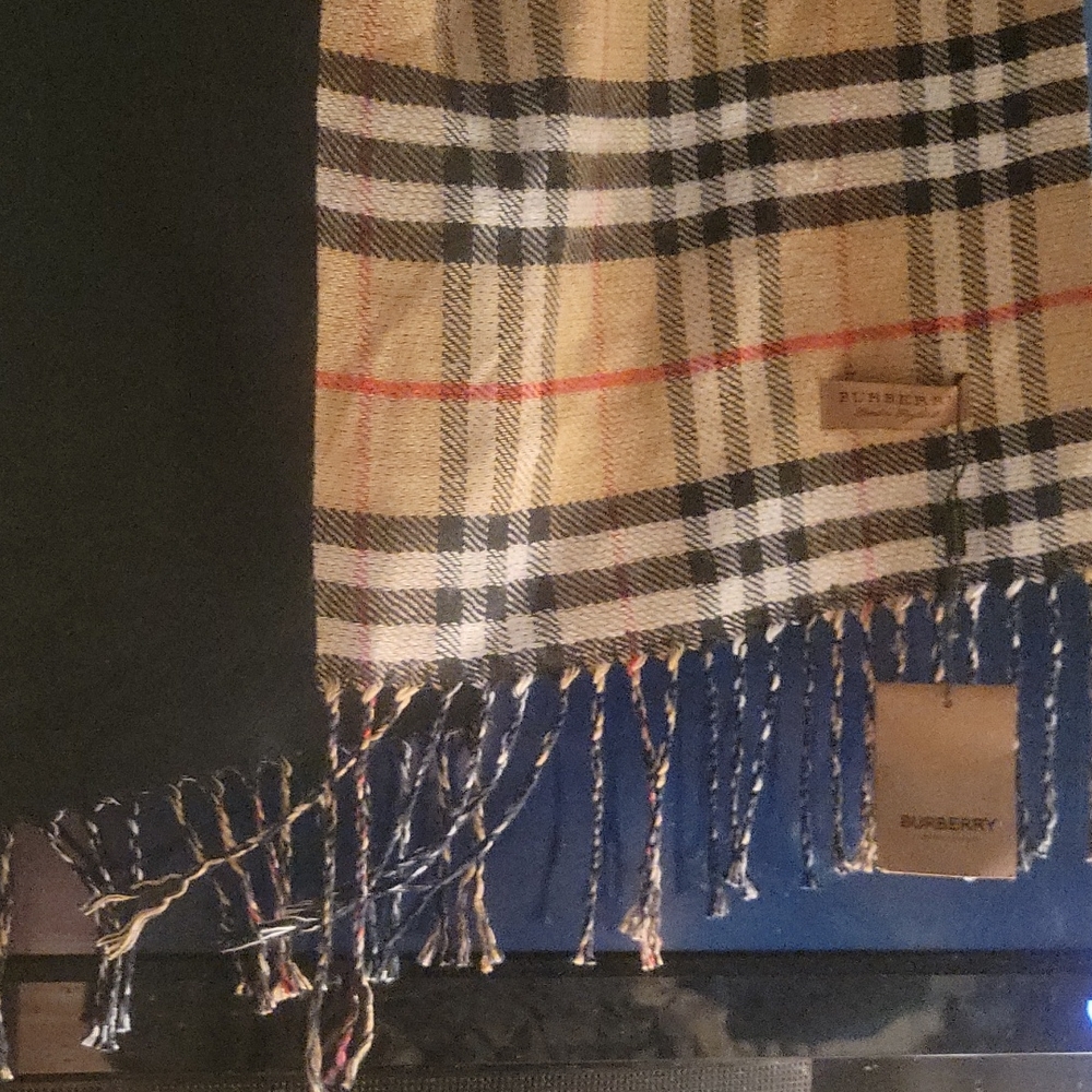 Burberry reversible scarf